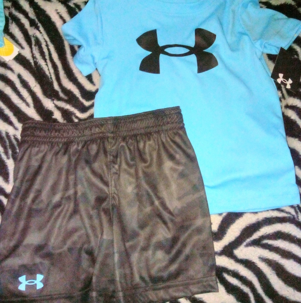 Boys size 2T under armour